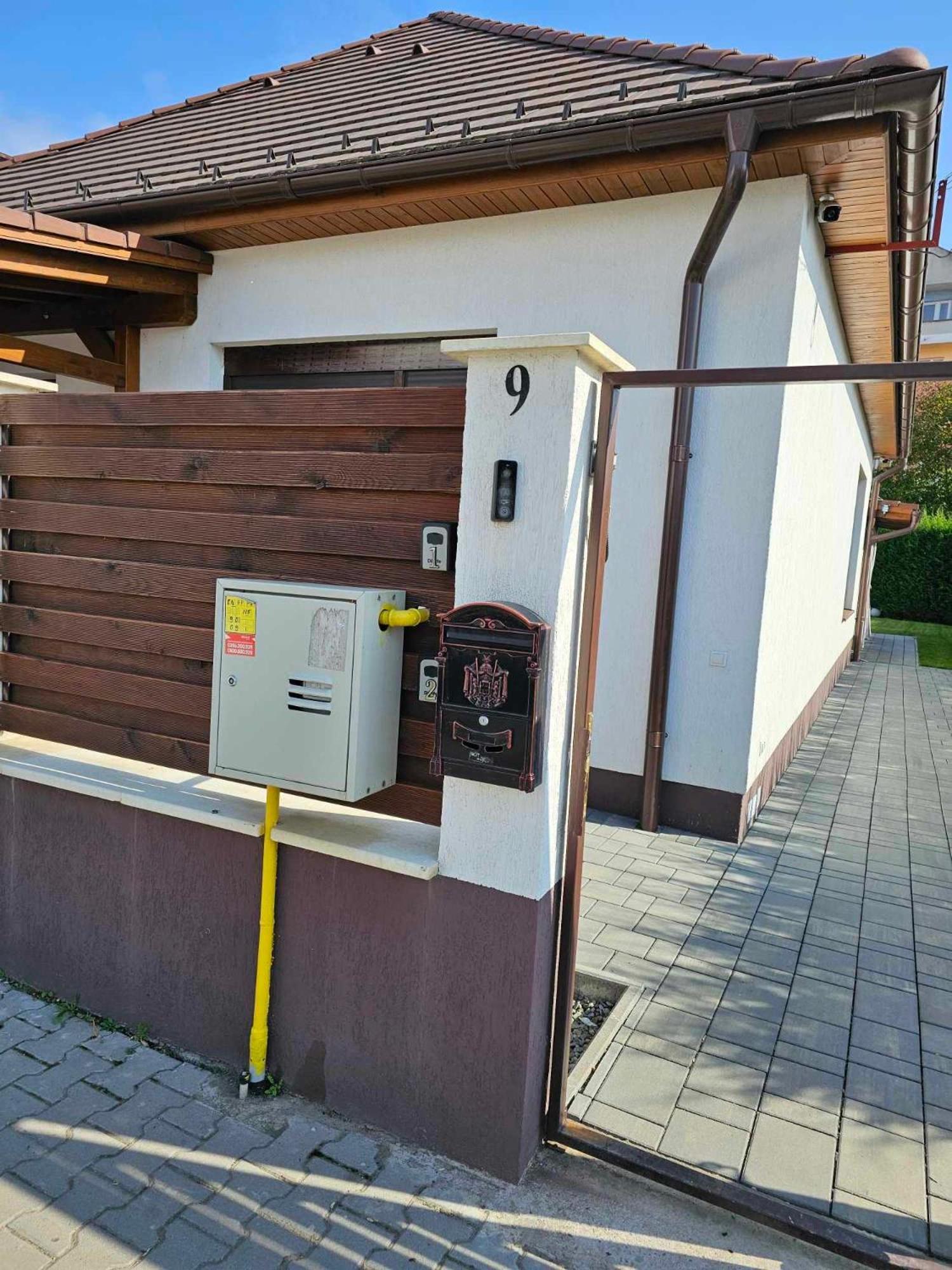 Апартаменти Concept Urban Медіаш Екстер'єр фото